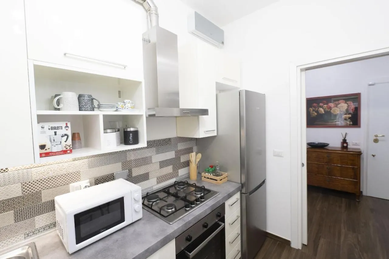 Lovely Design Apartment With Balcony Rome