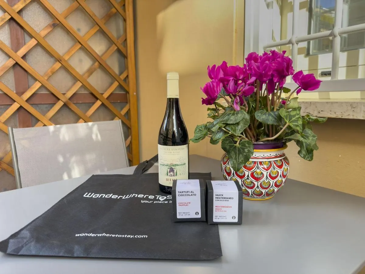 Lovely Design Apartment With Balcony Rome Italy