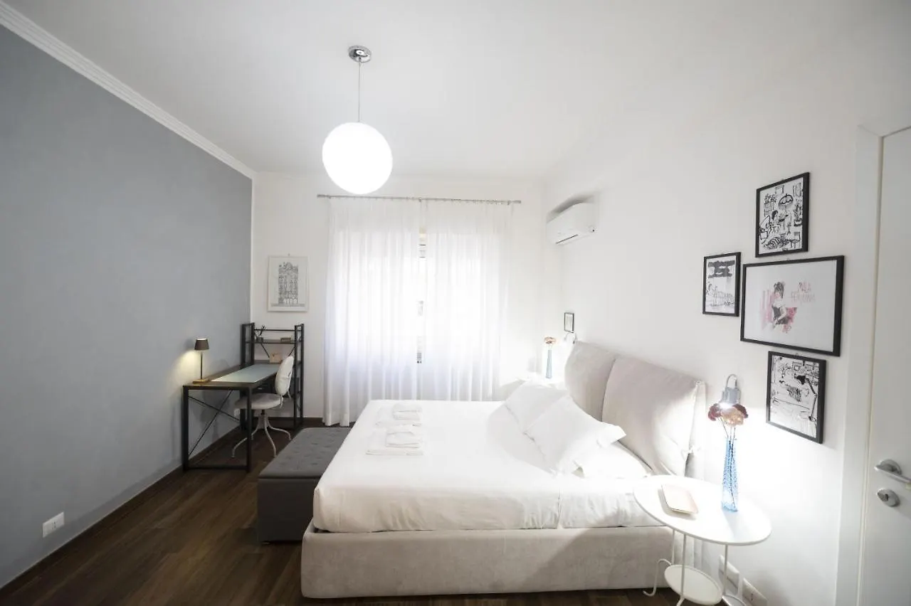 Lovely Design Apartment With Balcony Rome