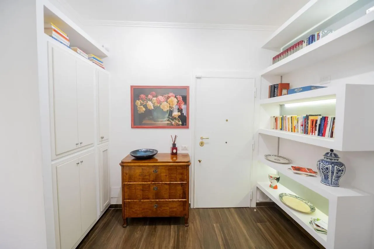 Lovely Design Apartment With Balcony Rome